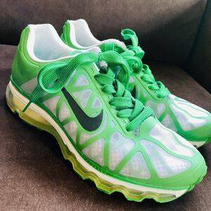 WMNS NIKE AIR MAX + 2011 HYPER VERDE GREEN-ANTHRACITE-WHITE SZ 8.5 [429890-301]